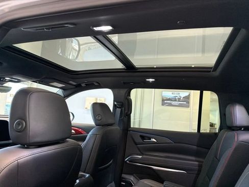 Used 2026 Chevrolet Traverse RS w/ LPO, Floor Liner Package AWD/4WD image 2