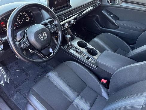Used 2025 Honda Civic Sport image 4