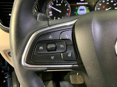 Used 2023 Buick Envision Avenir image 18