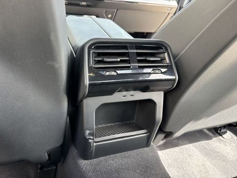 Used 2025 BMW 540i xDrive image 38