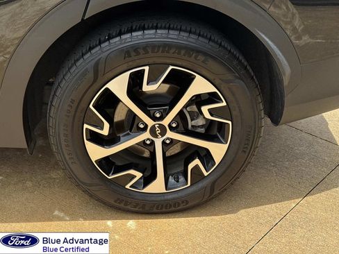 Used 2024 Kia Sportage EX AWD/4WD image 7