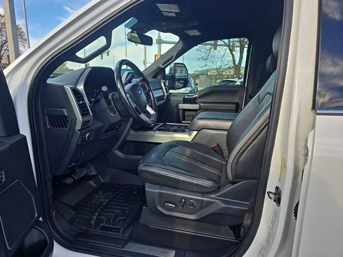 Used 2022 Ford F350 Platinum w/ FX4 Off-Road Package image 10