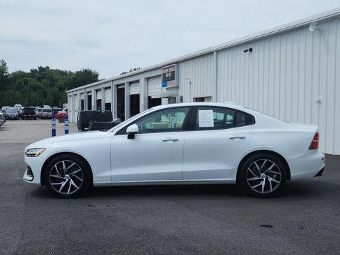 Used 2020 Volvo S60 T5 Momentum FWD image 2