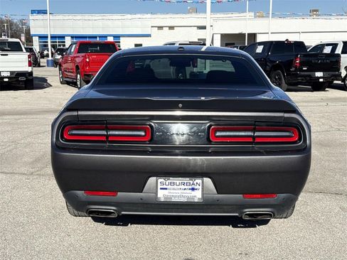Used 2020 Dodge Challenger SXT w/ Driver Convenience Group image 4