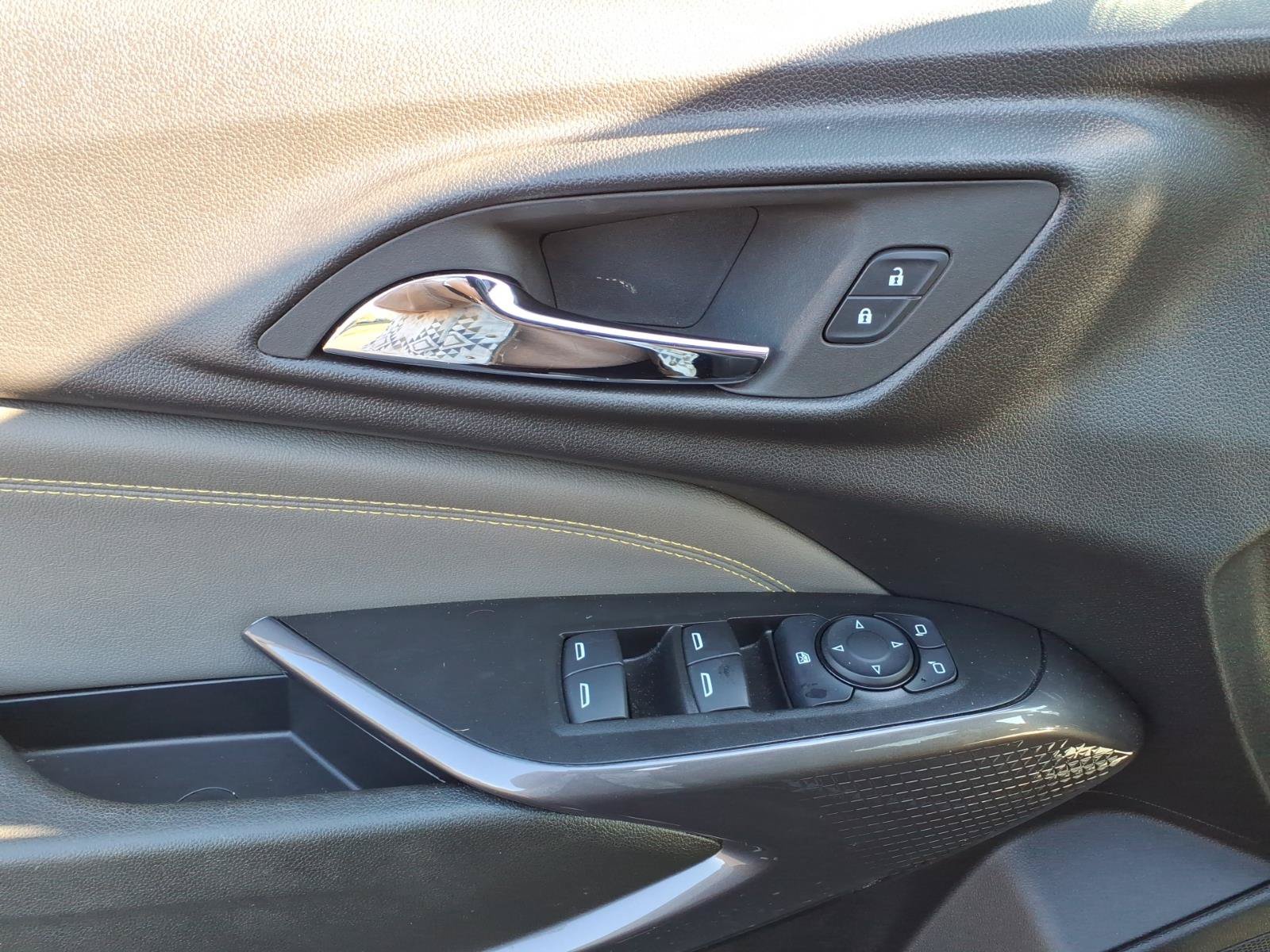 Used 2026 Chevrolet Trax ACTIV FWD image 11