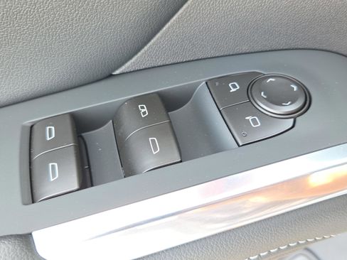 New 2026 Chevrolet Traverse LT w/ Midnight/Sport Edition FWD image 28