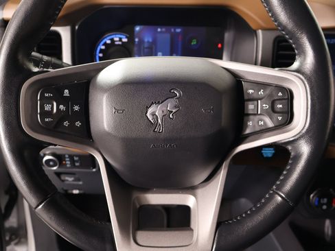 Used 2024 Ford Bronco Outer Banks AWD/4WD image 3