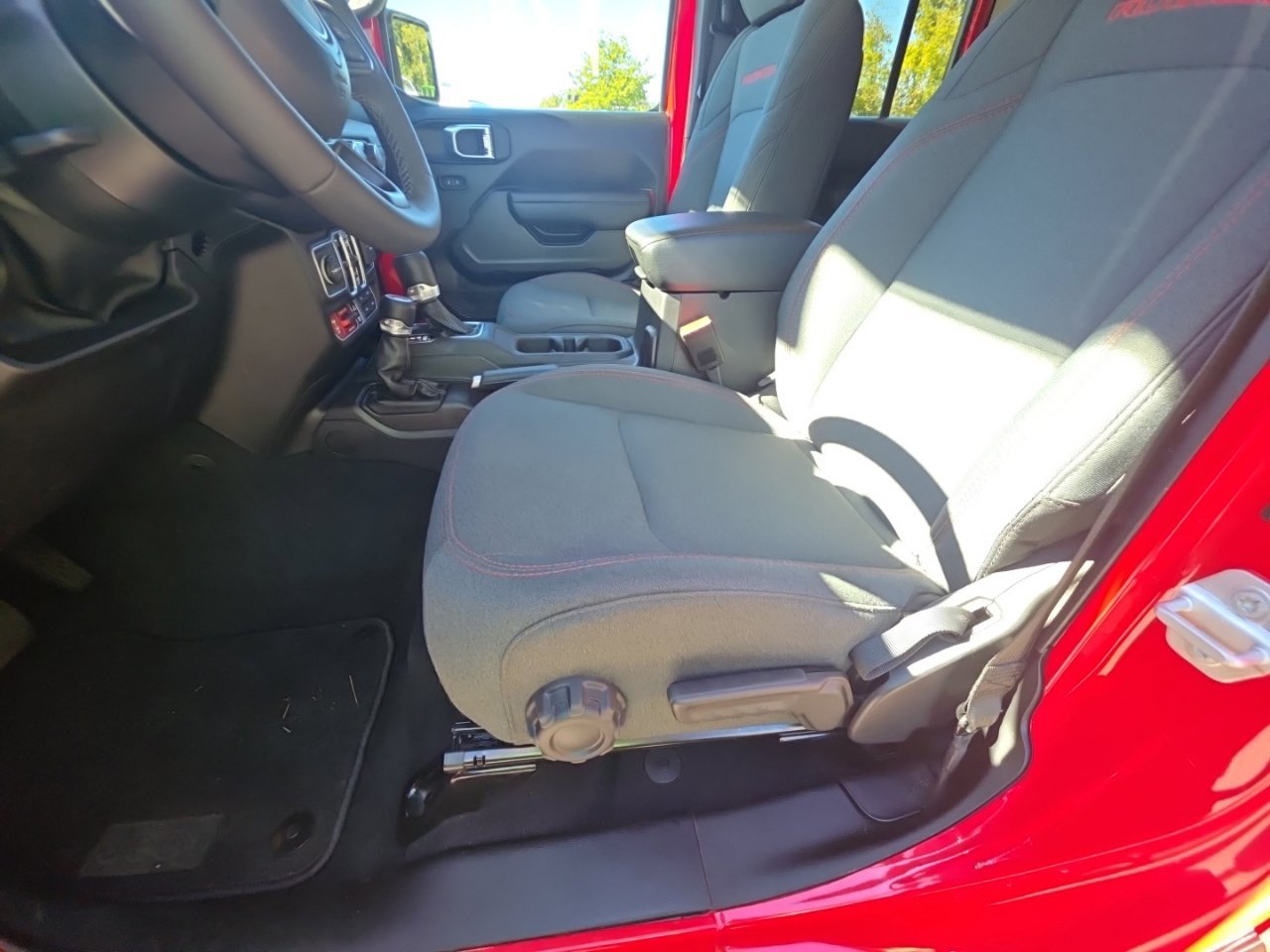 Used 2026 Jeep Wrangler Unlimited Rubicon AWD/4WD image 22