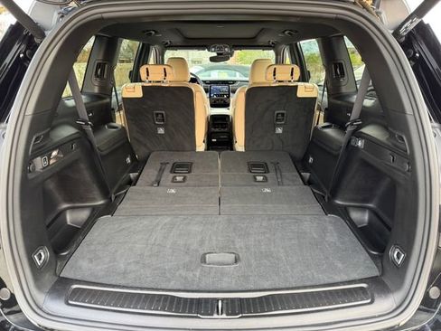 Used 2023 Jeep Grand Cherokee L Limited image 19