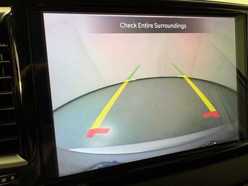 Used 2024 Chrysler Pacifica Touring-L FWD image 30
