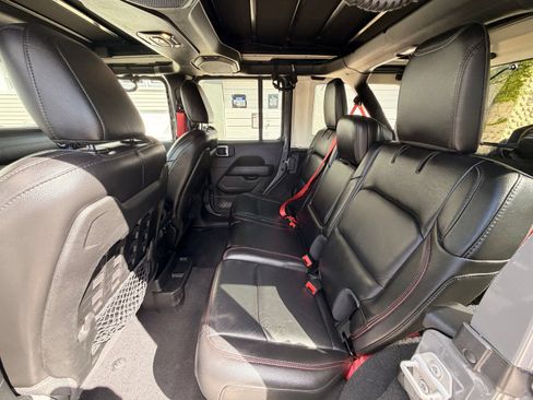 Used 2020 Jeep Wrangler Unlimited Rubicon w/ Quick Order Package 28Y Recon AWD/4WD image 17