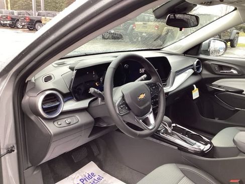 New 2026 Chevrolet Trax LT w/ Driver Confidence Package FWD image 23