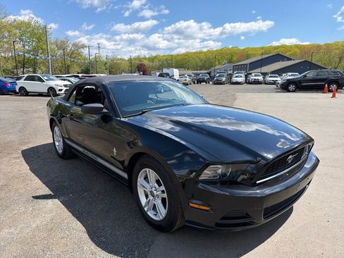 Used 2014 Ford Mustang Convertible RWD image 3
