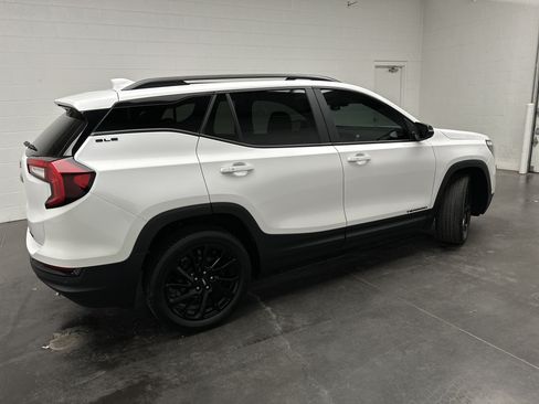Used 2023 GMC Terrain SLE w/ Driver Convenience Package AWD/4WD image 9