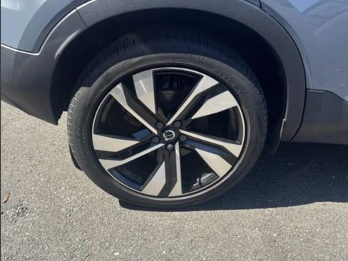 Used 2023 Volvo XC40 B5 Plus w/ Climate Package AWD/4WD image 15