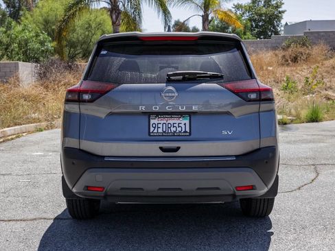 Used 2023 Nissan Rogue SV FWD image 5
