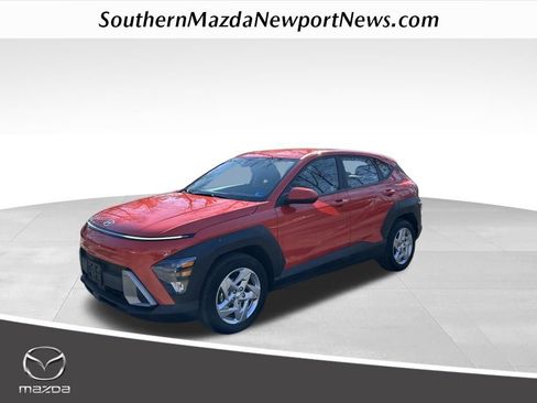 Used 2024 Hyundai Kona SE image 1