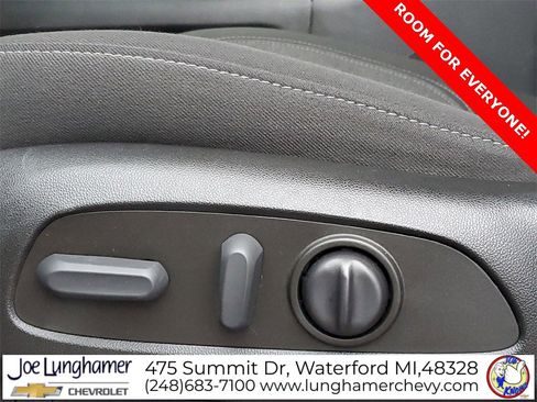 Used 2023 Chevrolet Traverse LT image 33