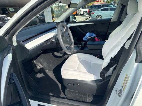 Used 2023 Tesla Model Y Long Range image 14