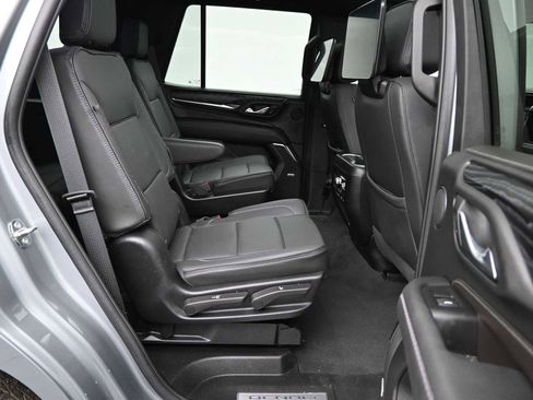 Used 2024 GMC Yukon Denali w/ Advanced Technology Package image 12