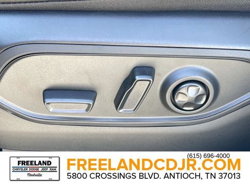 New 2025 Jeep Grand Cherokee L Limited w/ Luxury Tech Group II AWD/4WD image 22