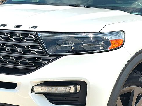 Used 2022 Ford Explorer XLT w/ Equipment Group 202A RWD image 4
