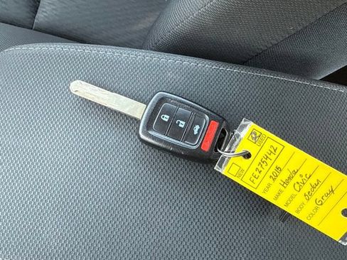 Used 2015 Honda Civic SE image 19