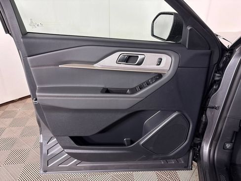 New 2026 Ford Explorer Active RWD image 23