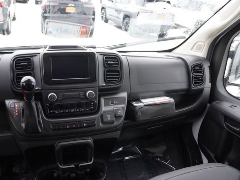 Used 2025 RAM ProMaster 2500 w/ Convenience Group image 19