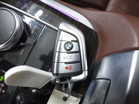 Used 2020 BMW X5 M50i AWD/4WD image 22