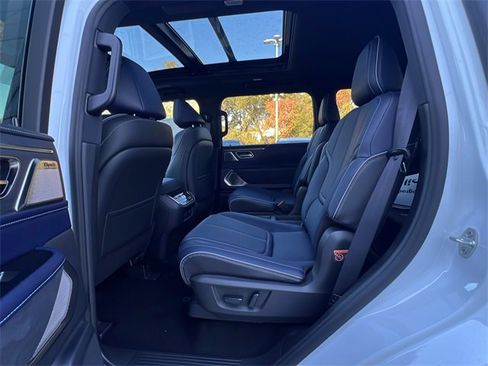 New 2026 INFINITI QX80 4WD w/ Sport Exterior Package image 21