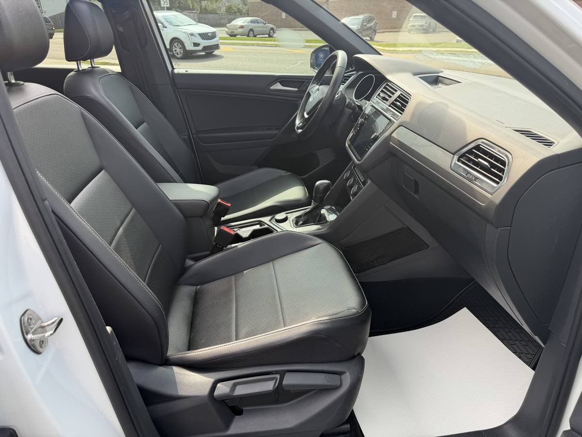 Used 2021 Volkswagen Tiguan SE R-Line AWD/4WD image 19