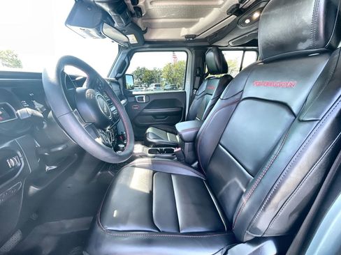 Used 2024 Jeep Wrangler Unlimited Rubicon w/ Convenience Group AWD/4WD image 18