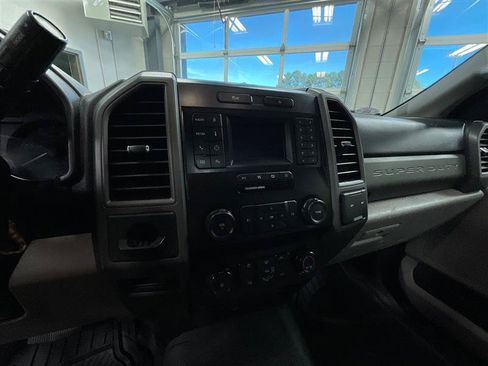 Used 2021 Ford F250 XL w/ Power Equipment Group RWD image 15