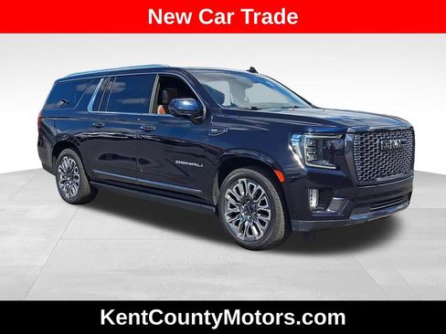 Used 2023 GMC Yukon XL Denali Ultimate AWD/4WD image 1