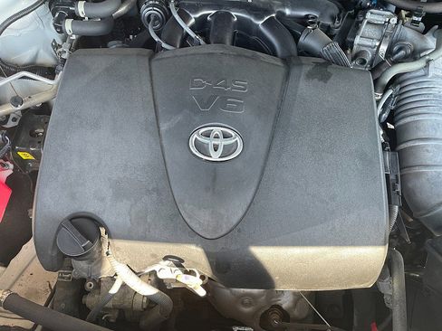 Used 2022 Toyota Highlander XLE image 38