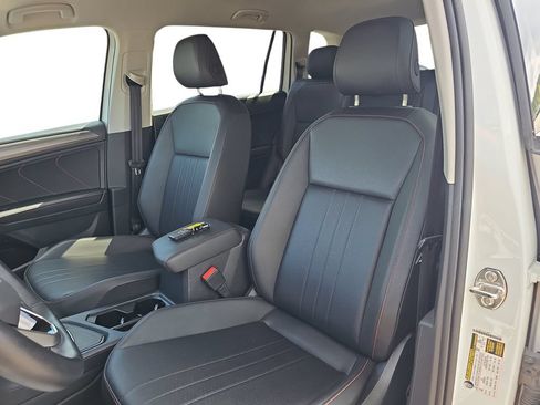 Used 2024 Volkswagen Tiguan Wolfsburg Edition FWD image 15