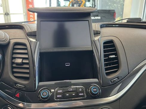 Used 2019 Chevrolet Impala LT FWD image 37