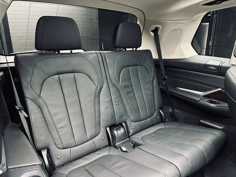 Used 2020 BMW X7 xDrive40i w/ Premium Package AWD/4WD image 24