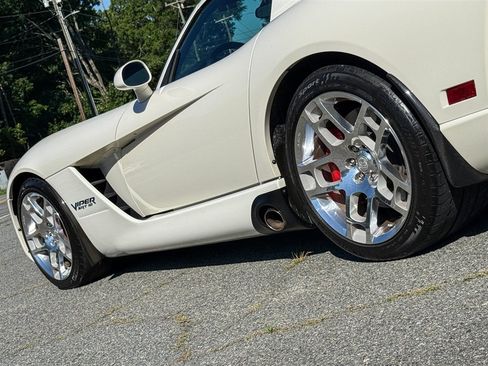 Used 2006 Dodge Viper SRT-10 w/ VOI9 Edition RWD image 19