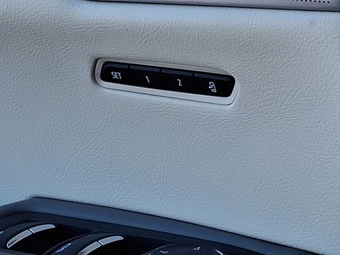 Used 2023 Cadillac XT6 Premium Luxury image 25