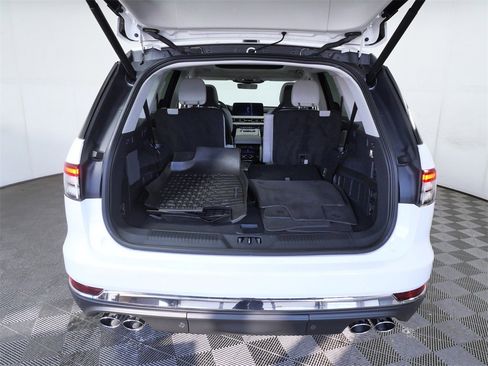 New 2025 Lincoln Aviator Reserve w/ Equipment Group 201A image 10