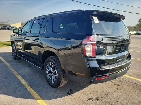 Used 2024 Chevrolet Suburban Z71 w/ Luxury Package AWD/4WD image 2