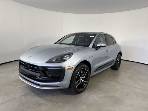 Certified 2024 Porsche Macan AWD/4WD image 1