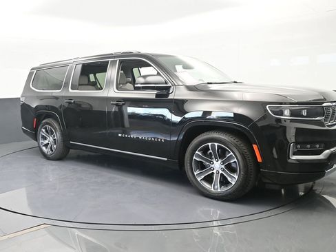 Used 2024 Jeep Grand Wagoneer L Base image 8