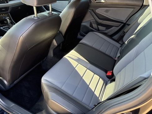 Used 2025 Volkswagen Jetta SE image 13