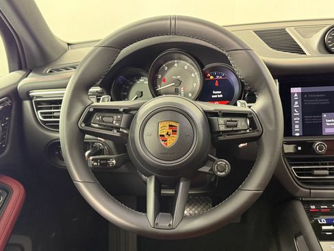 Certified 2026 Porsche Macan AWD/4WD image 11