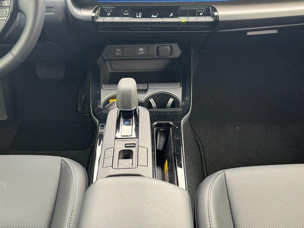 Used 2026 Toyota Prius XLE FWD image 19