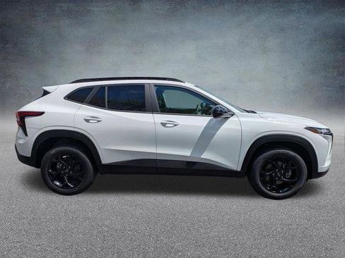 New 2026 Chevrolet Trax LT w/ Driver Confidence Package FWD image 3