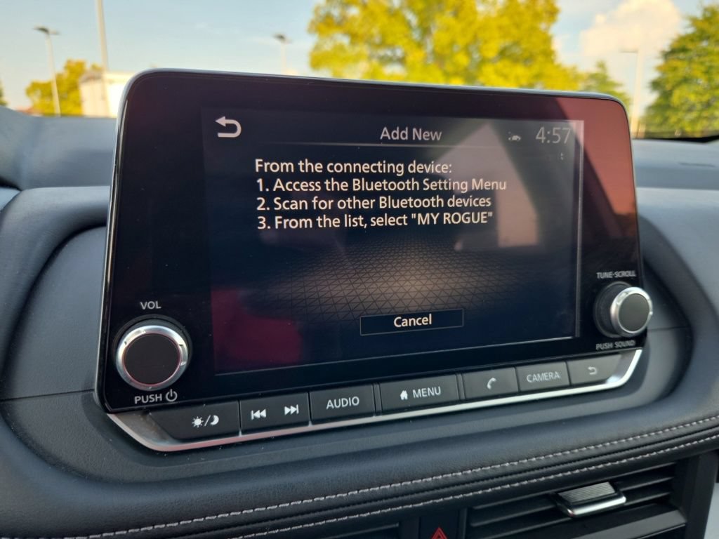 Used 2025 Nissan Rogue SV FWD image 38